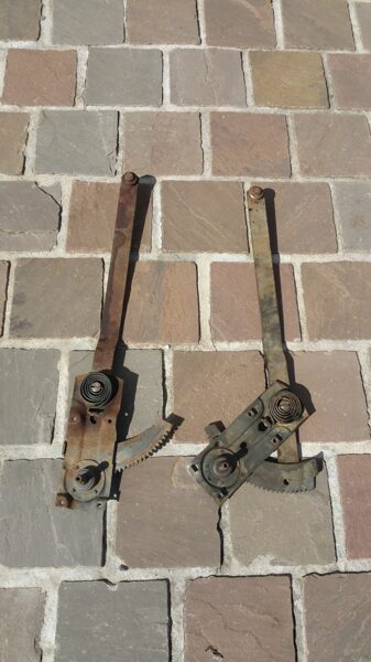 Mécanisme de lève vitre cox ancienne  